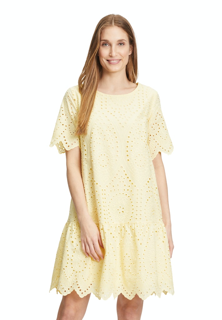 BETTY & CO WHITE dámské krajkové šaty 1390/3968 2013 Žlutá 36