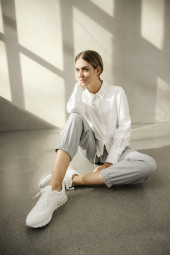 betty-barcla-spring-summer-2025-medium-bb-42-ss25-a4-ecirgbv2